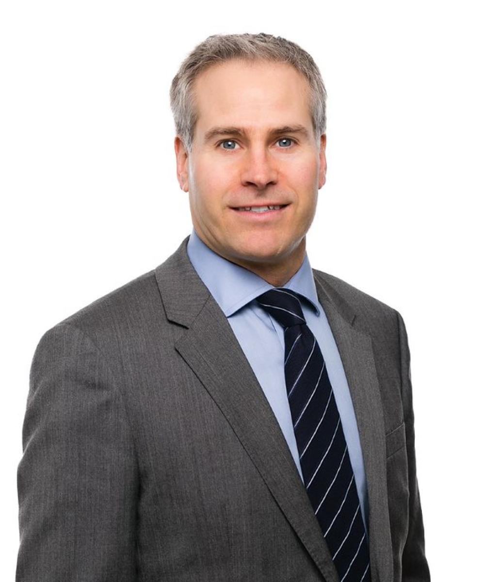 Mike Bru headshot